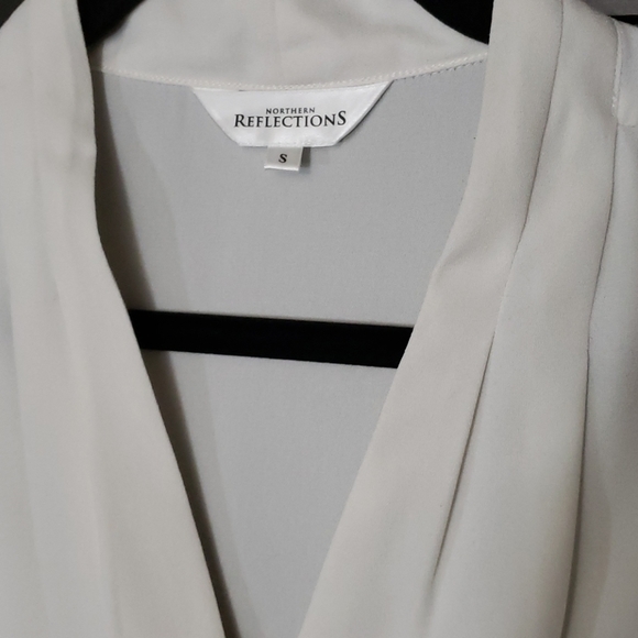 White Top - Picture 2 of 3